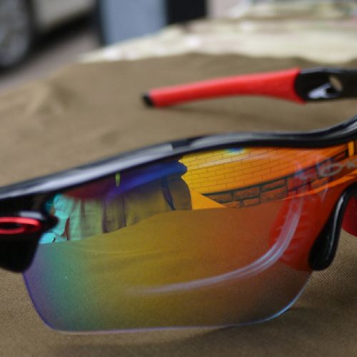 Солнцезащитные очки со сменными линзами Oakley Radar