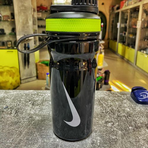 Шейкер спортивный Nike 600 мл