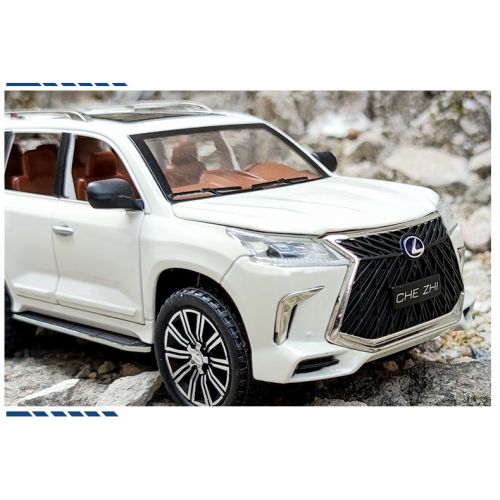 Машинка металлическая коллекционная Lexus LX 570 1:24