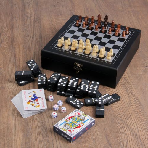 Набор 4 в 1: шахматы, домино, 2 колоды карт